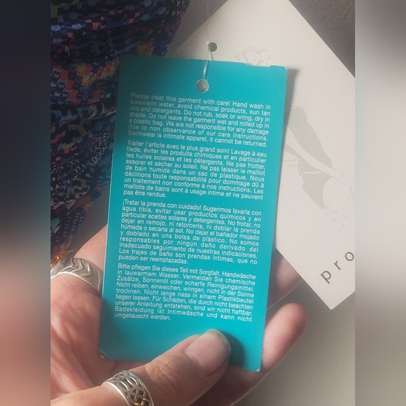 Swim top NWT - Picture 4 of 4